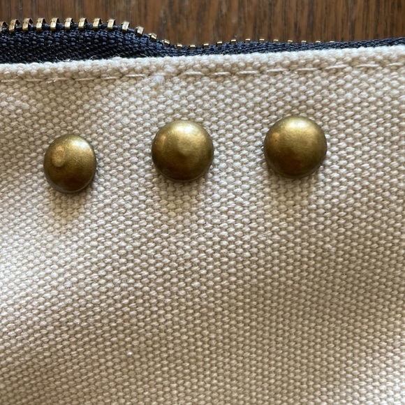 pretty simple wristlet / brand new - Picture 4 of 5